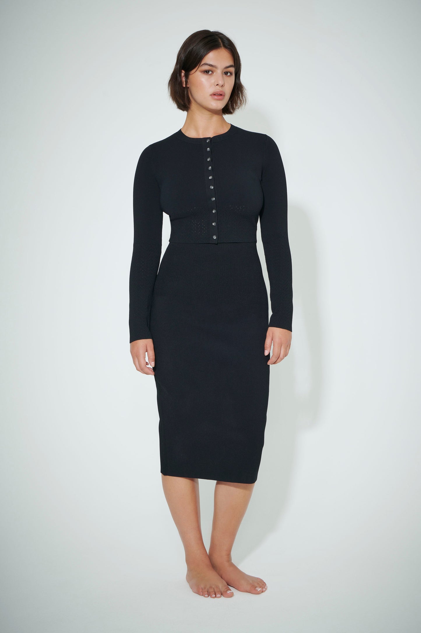VB Body Cropped Fitted Cardigan in Black