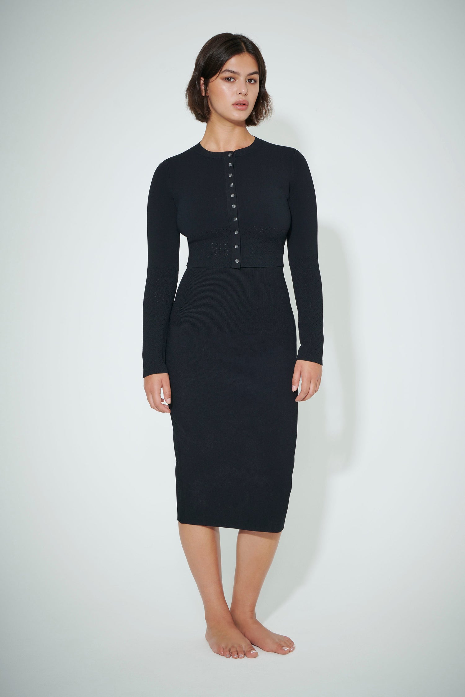 VB Body Cropped Fitted Cardigan in Black