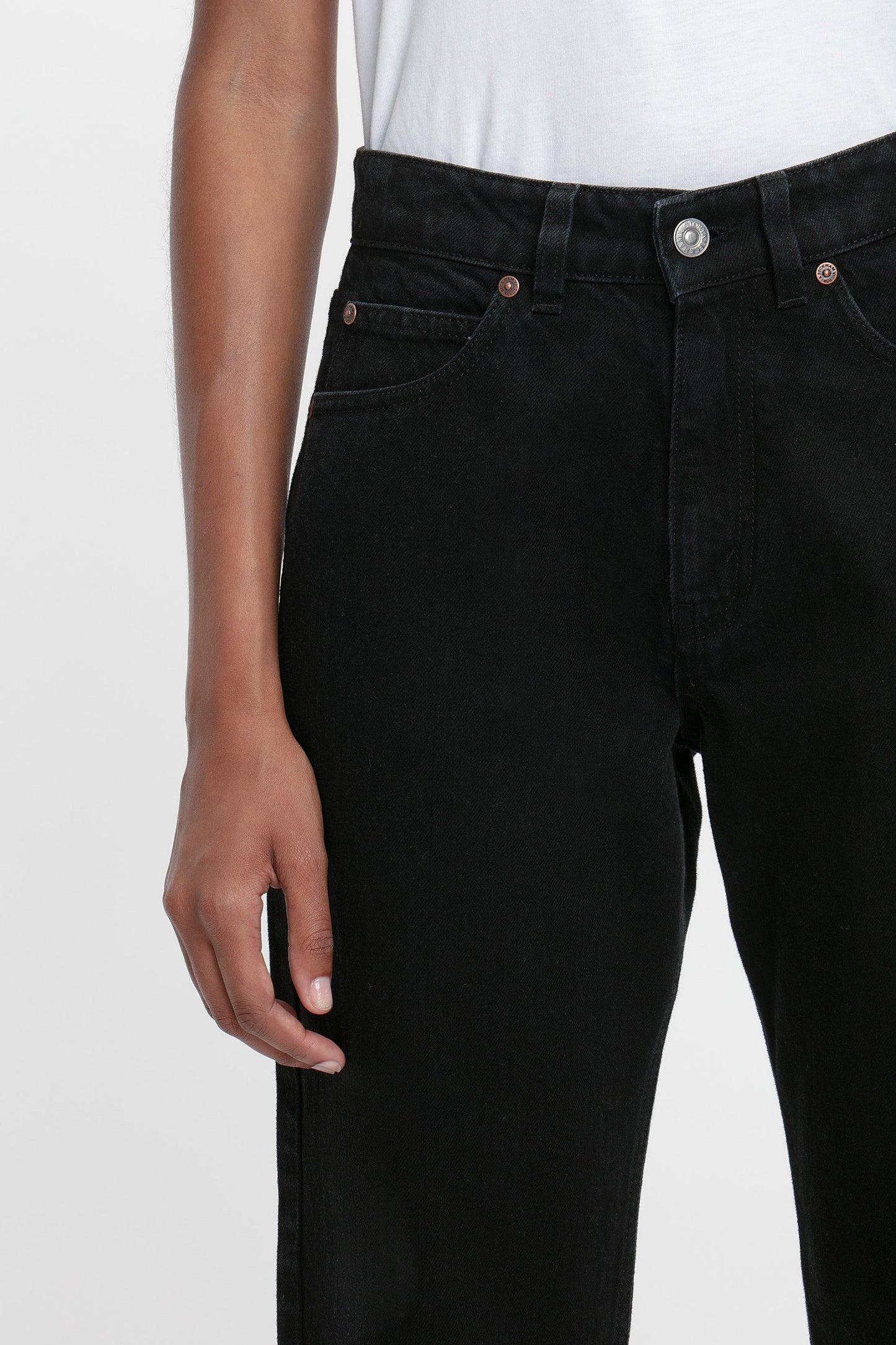 Bernie Relaxed Jean In Washed Black