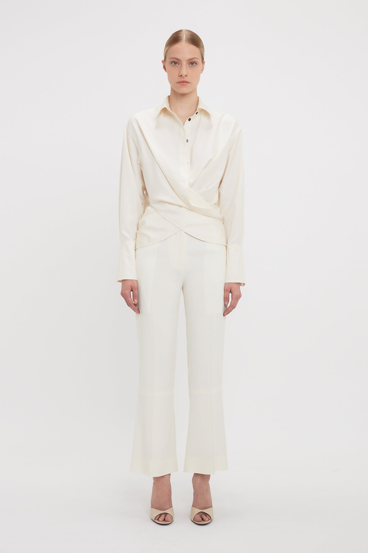 Cropped Kick Cotton Trousers In Off White