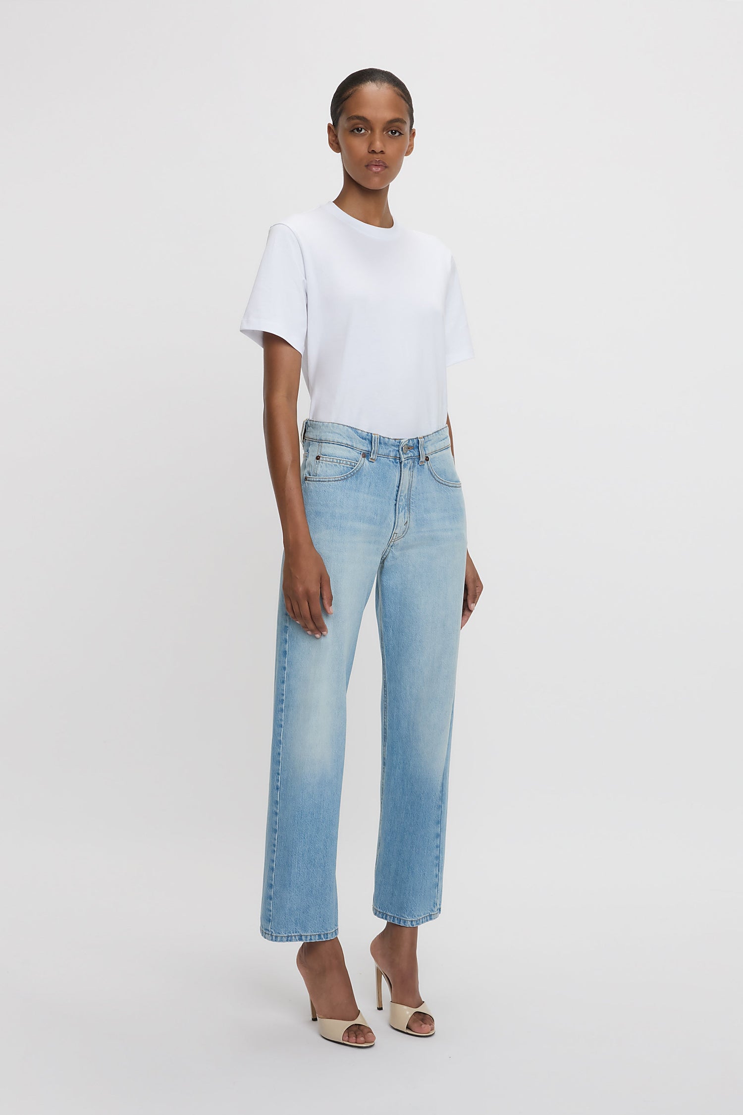 Bernie Relaxed Jean In Light Blue Wash