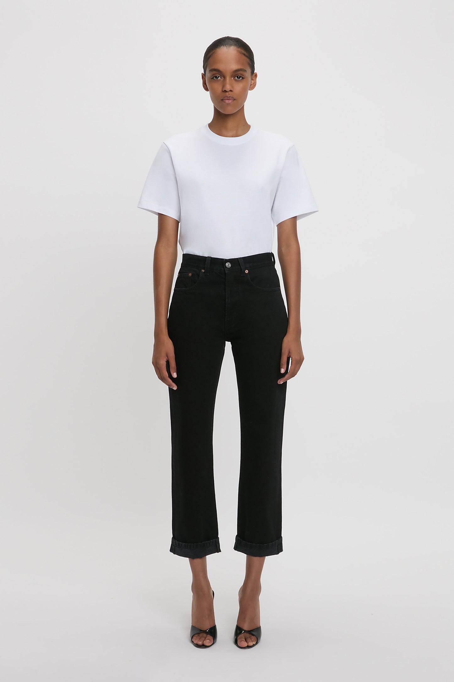 Victoria Relaxed Jean In Washed Black