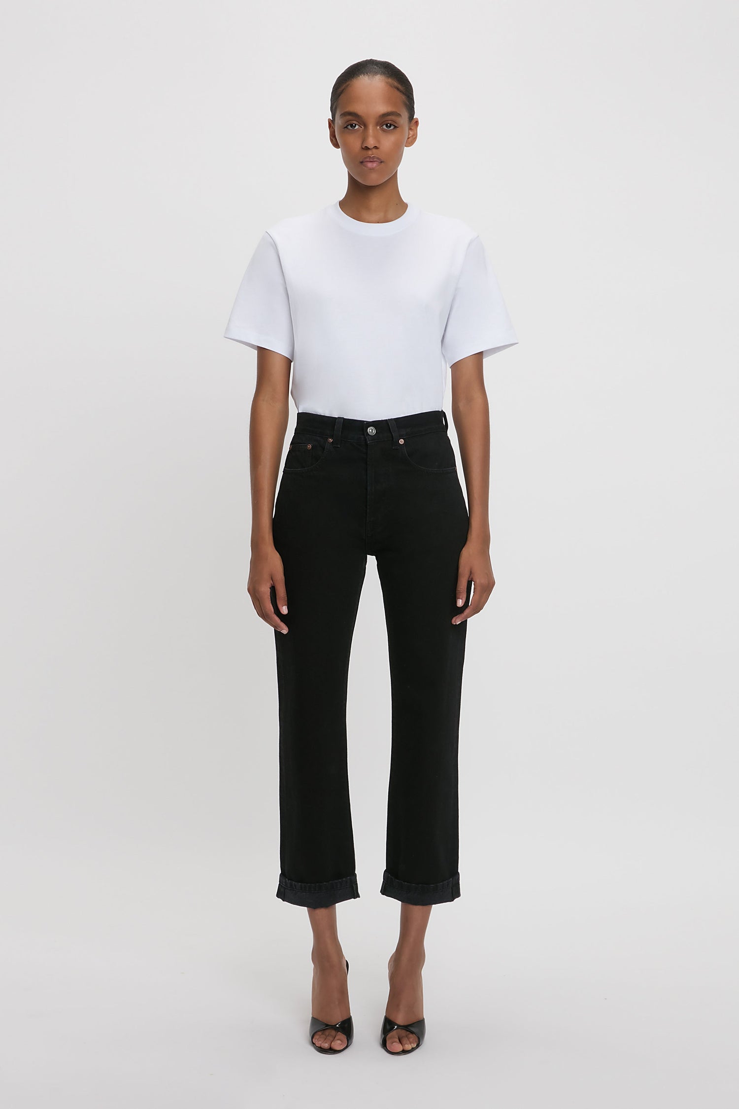 Victoria Relaxed Jean In Washed Black