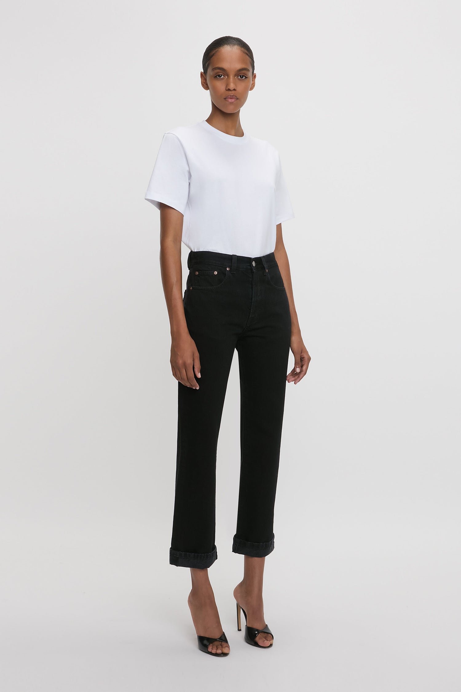 Victoria Relaxed Jean In Washed Black