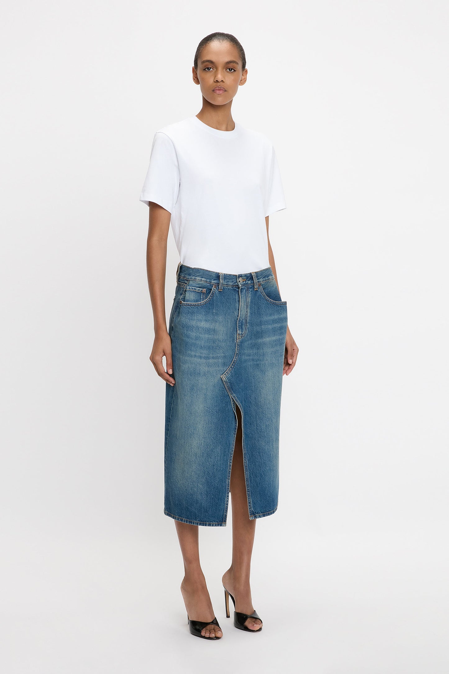 Kick Pocket Denim Skirt In Mid Blue