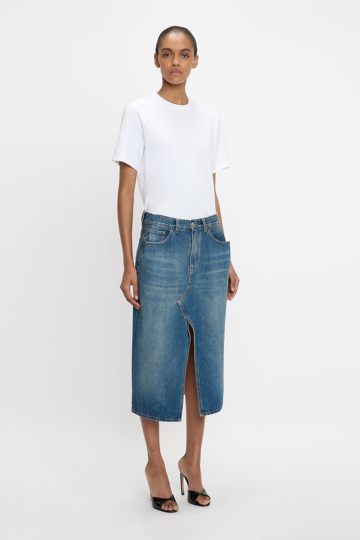 Kick Pocket Denim Skirt In Mid Blue