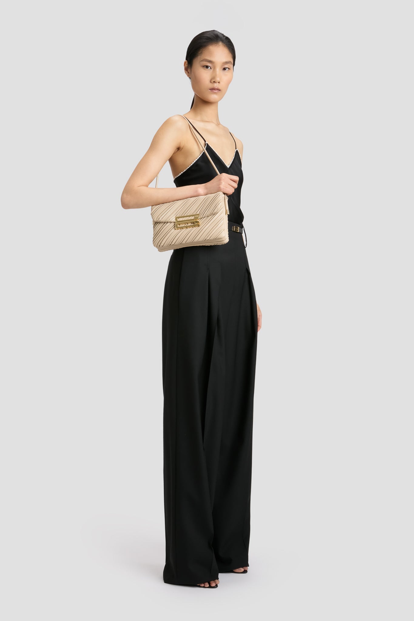 Soft Dorian Bag In Sand Pleated Leather