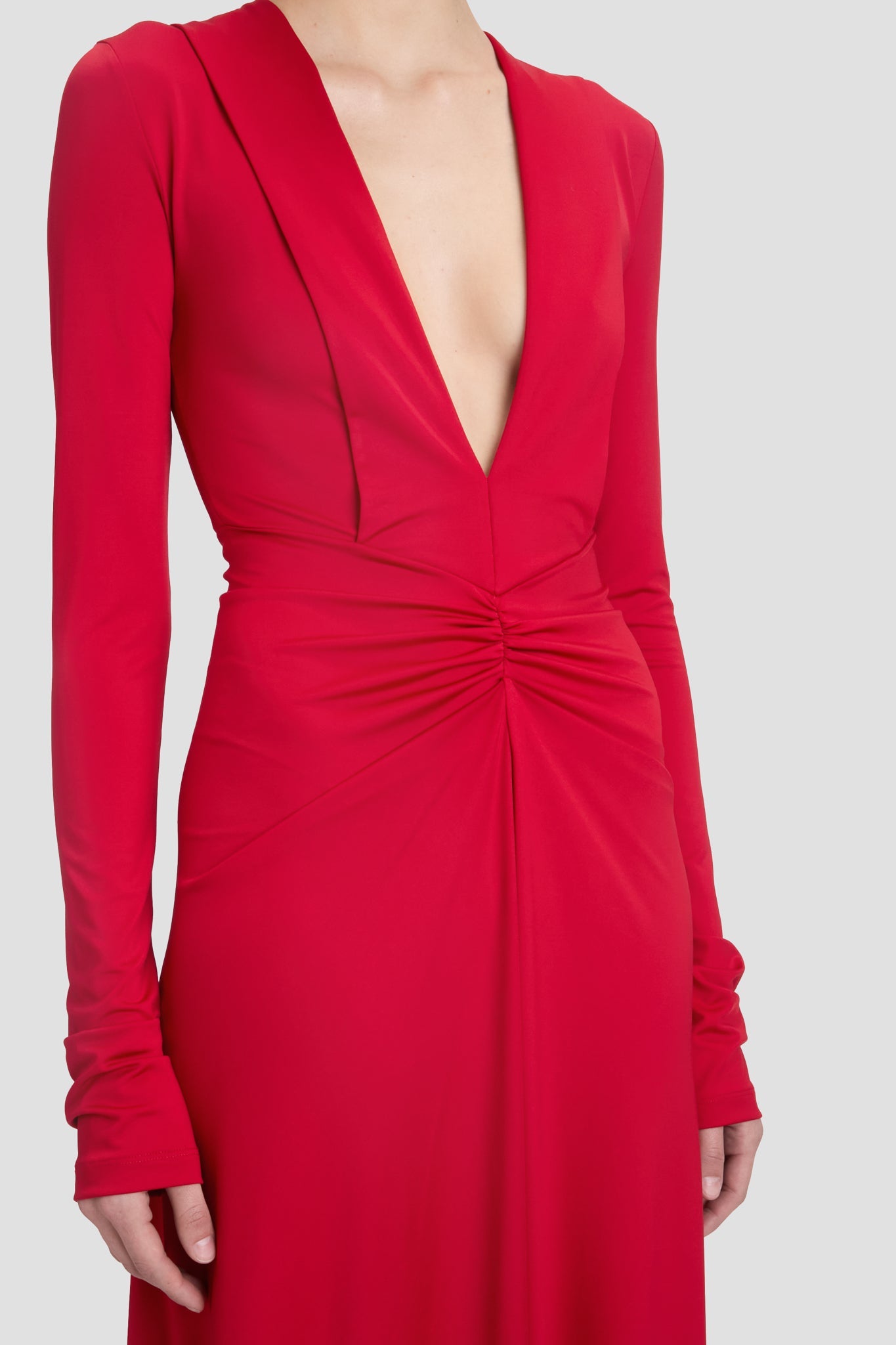 Robe longue à manches longues et décolleté en V profond en Rose