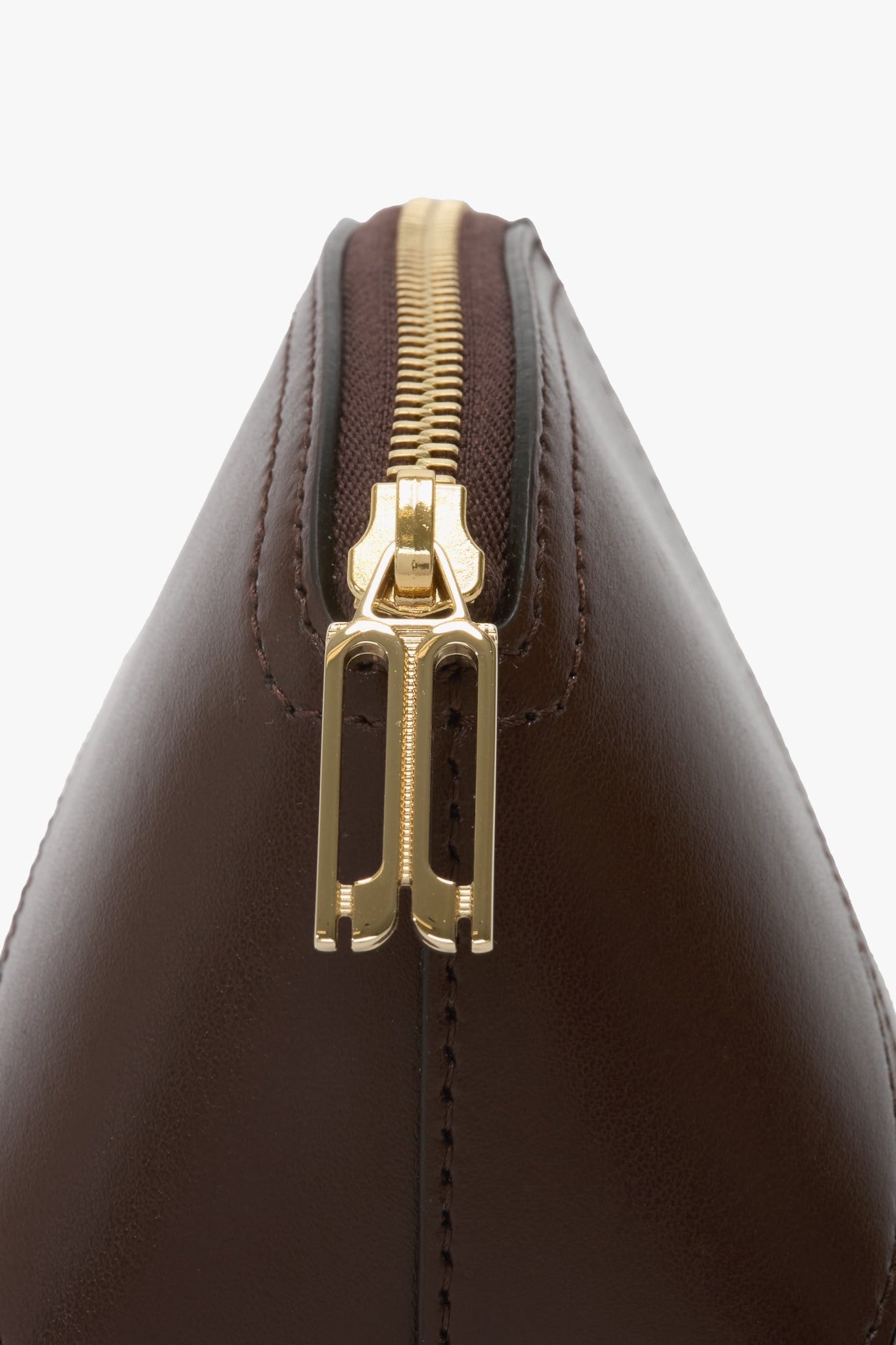 Victoria Mini Travel Pouch In Dark Brown Smooth Leather