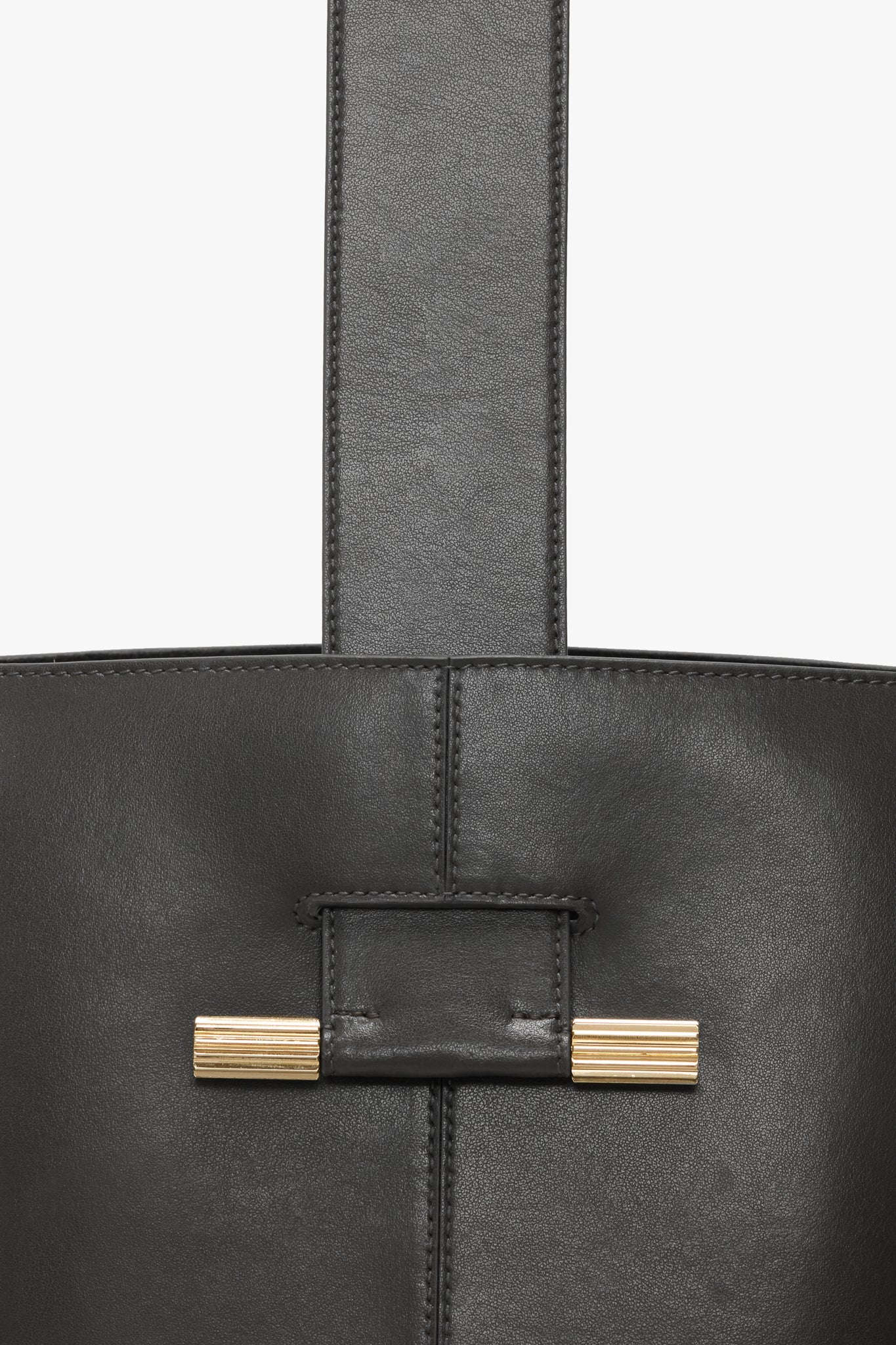 Dia Bucket Bag In Black Smooth Leather