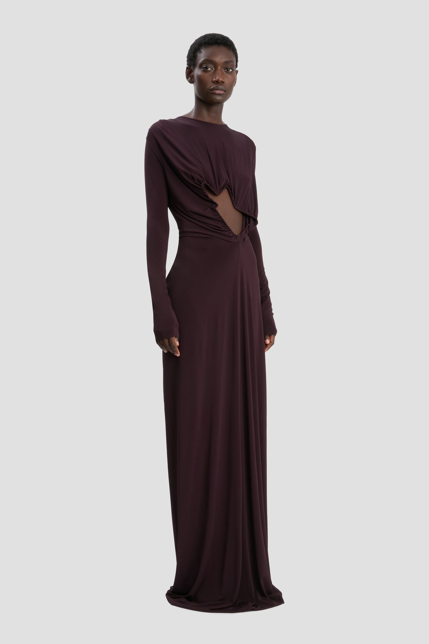 Robe longue à découpe et armature en Merlot