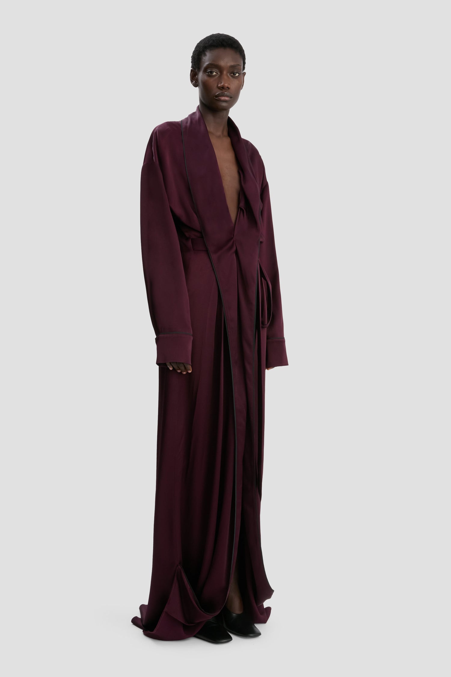 Robe longue à détails portefeuille en Merlot