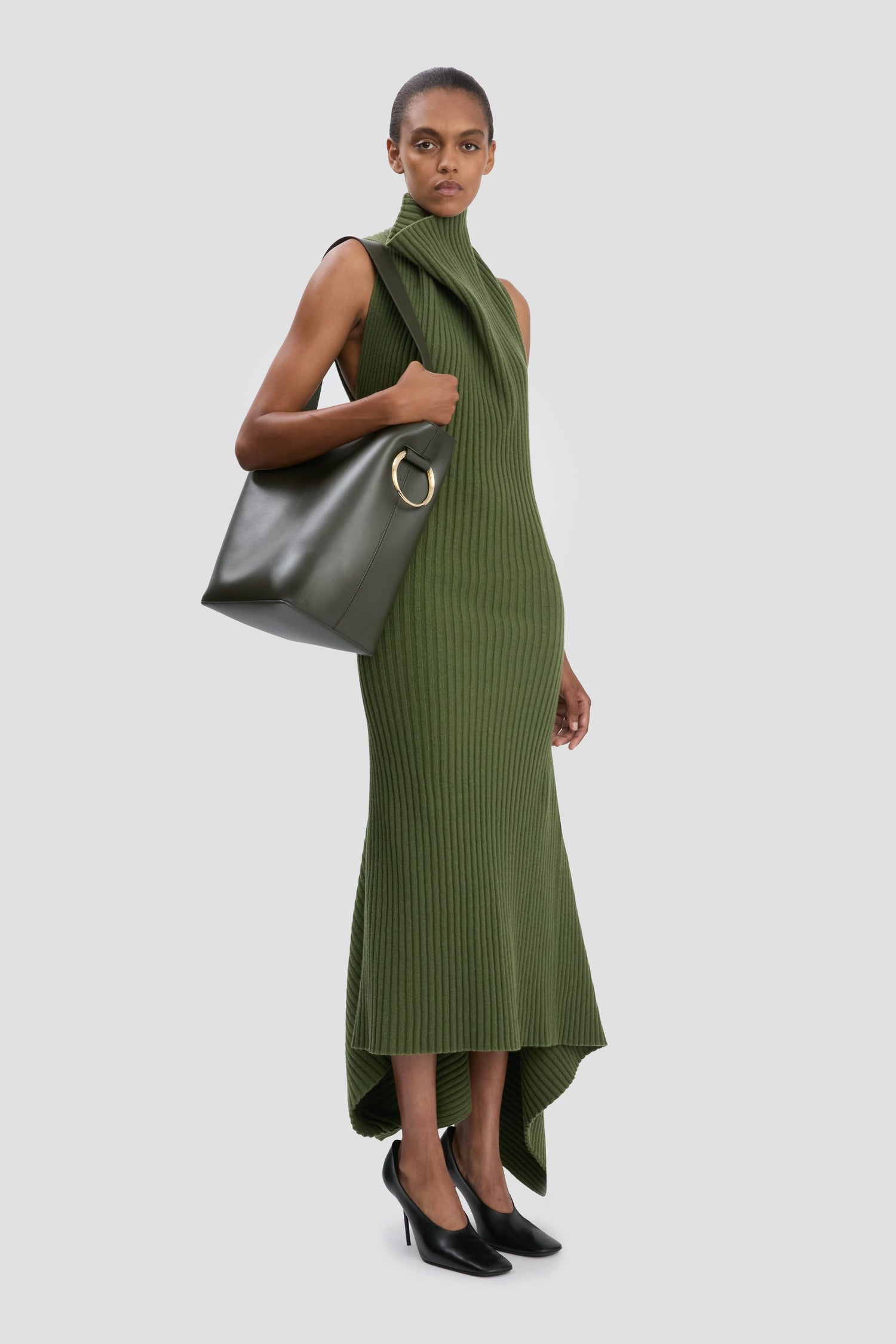 Dia Bucket Bag In Dark Olive Smooth Leather