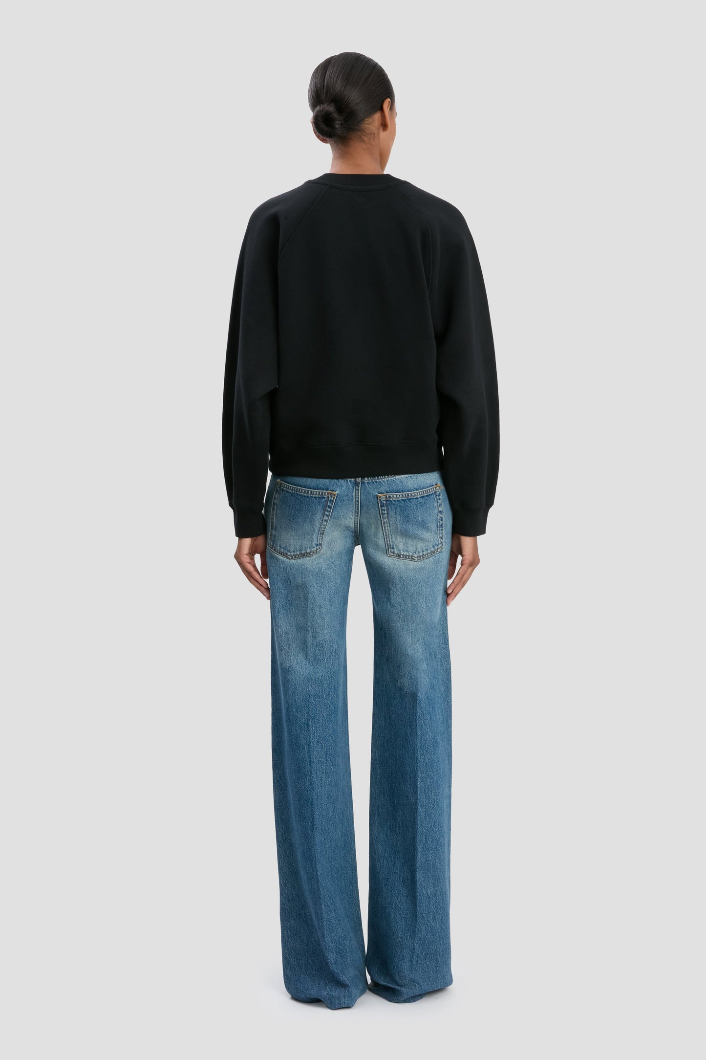 Crew Neck Raglan Sweatshirt In Black