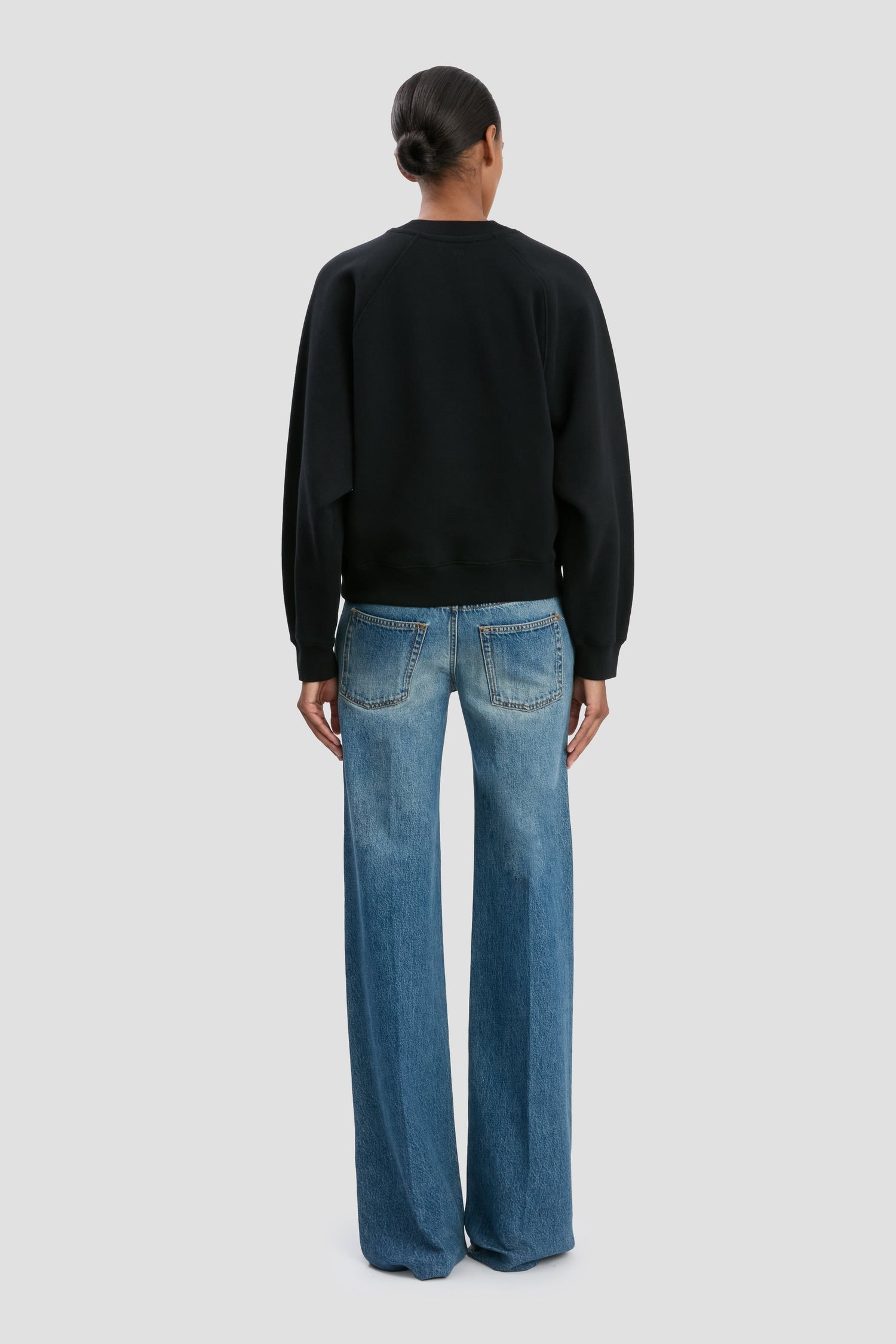 Crew Neck Raglan Sweatshirt In Black