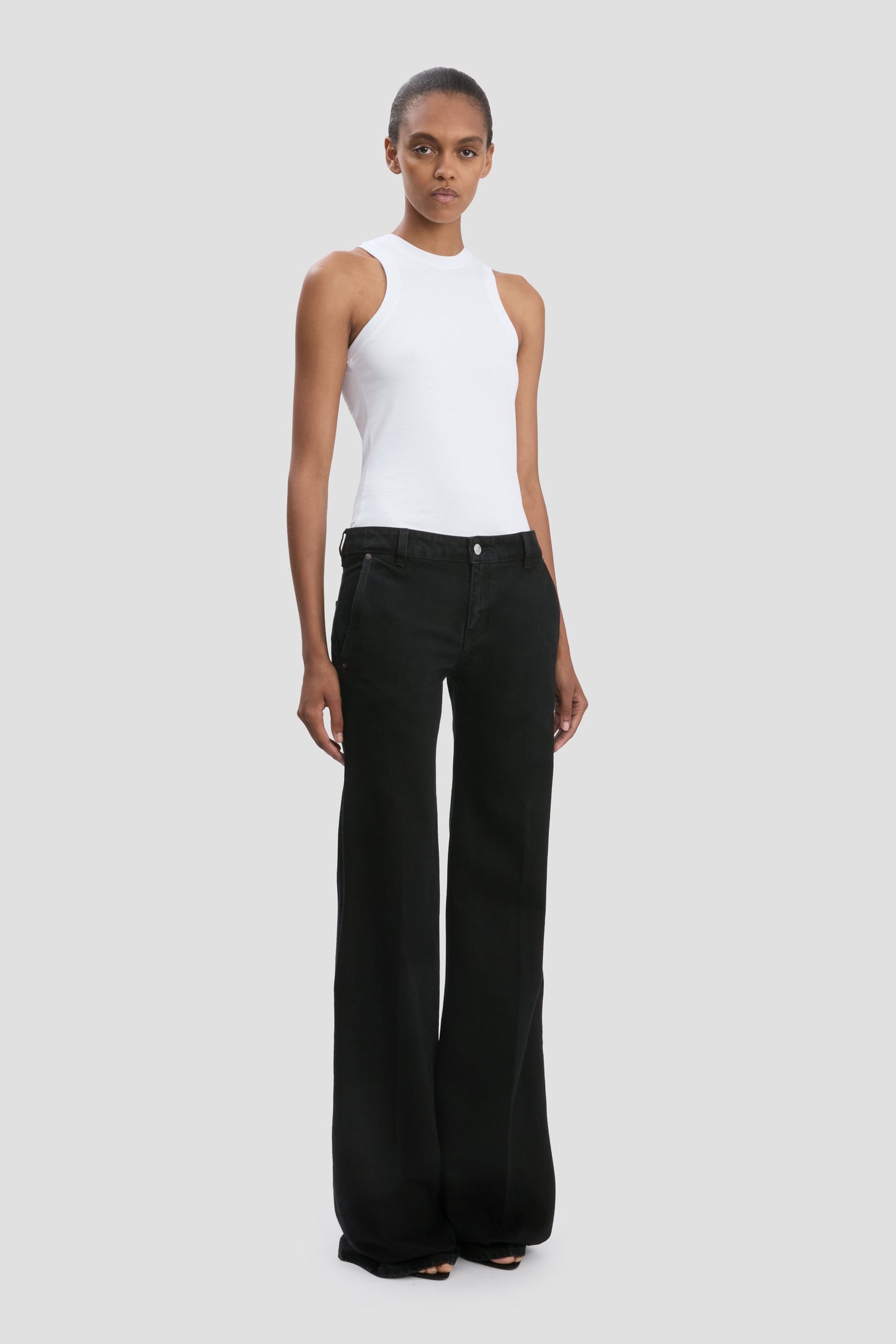 Gigi Low Waist Straight Leg Jean In Washed Black