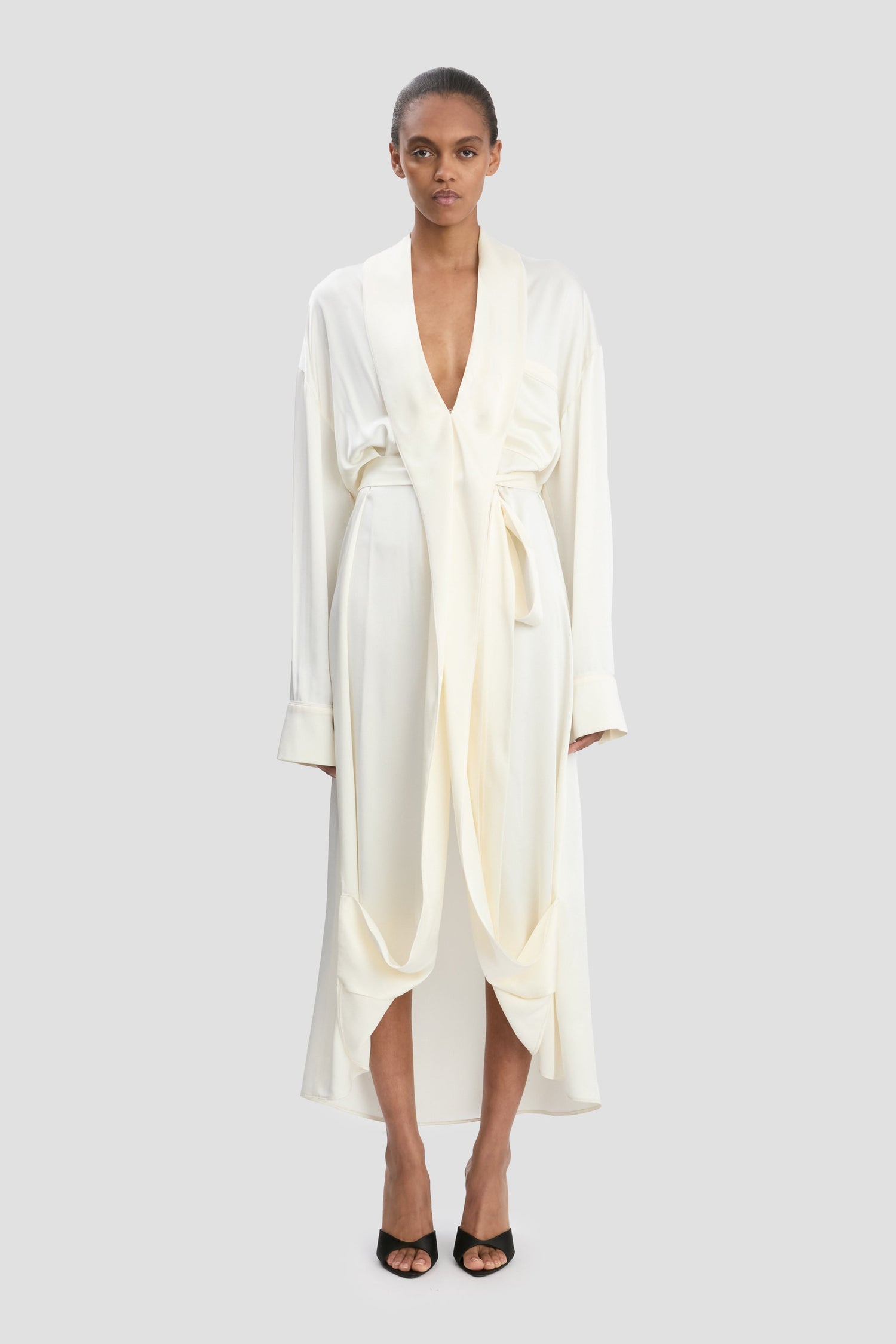 Robe Midi À Détails Portefeuille En Ivoire