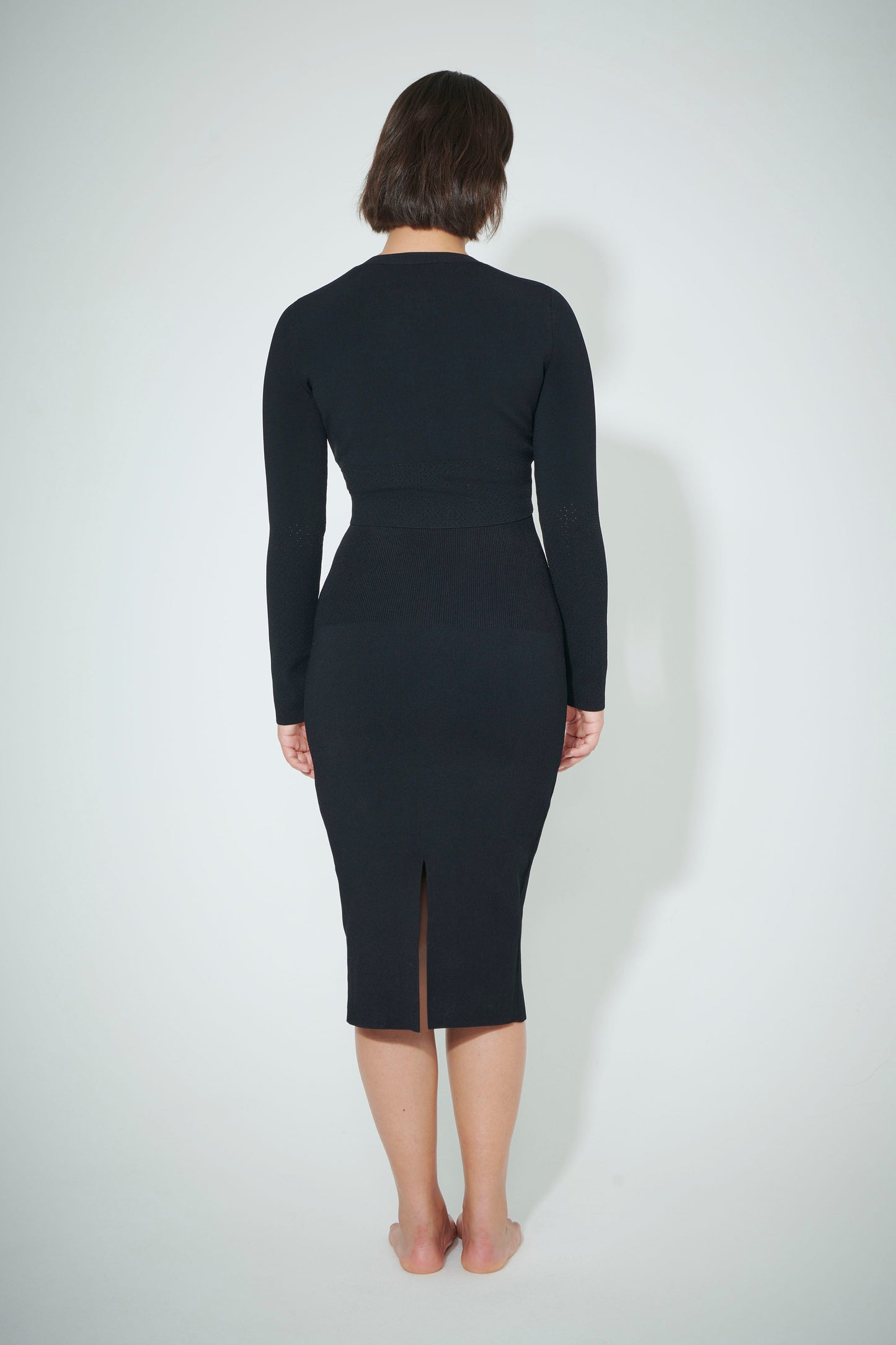 VB Body Cropped Fitted Cardigan in Black