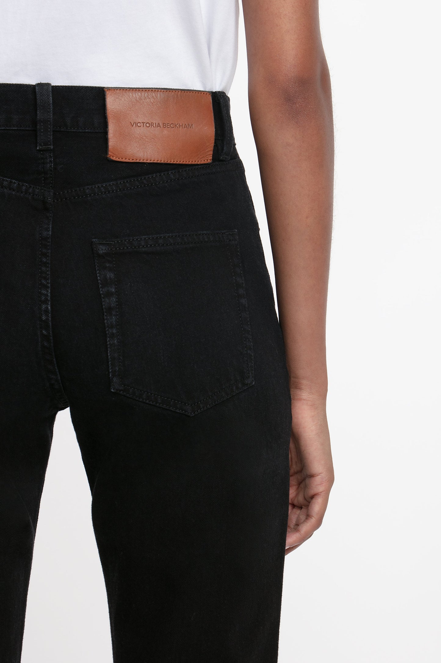 Victoria Relaxed Jean In Washed Black