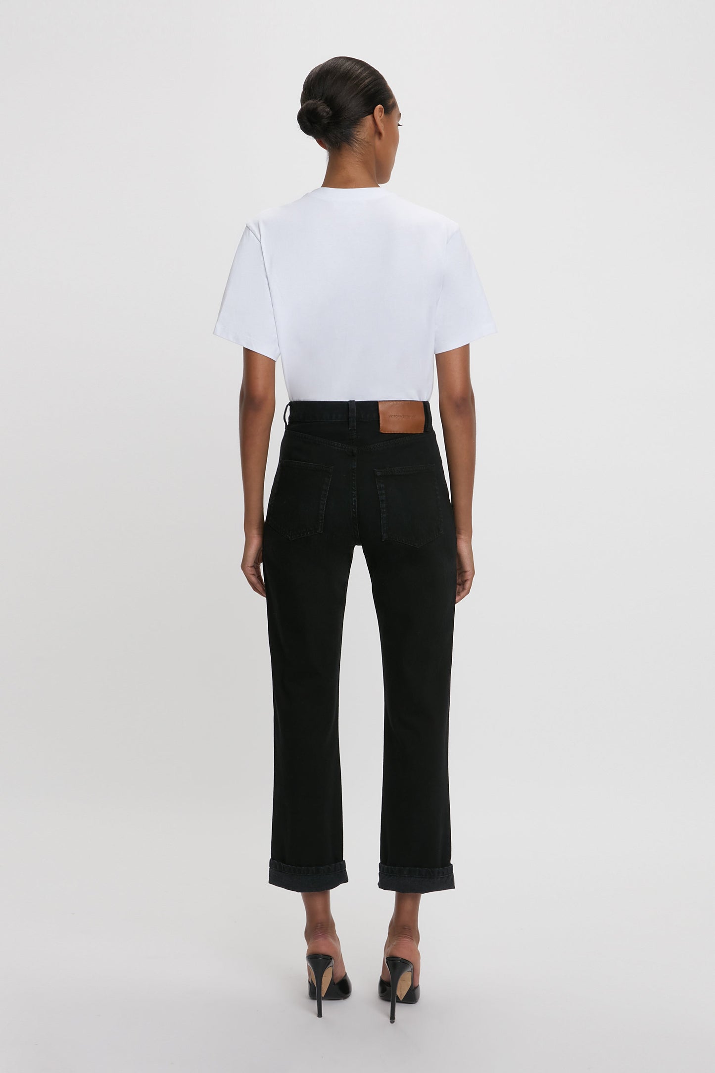 Victoria Relaxed Jean In Washed Black