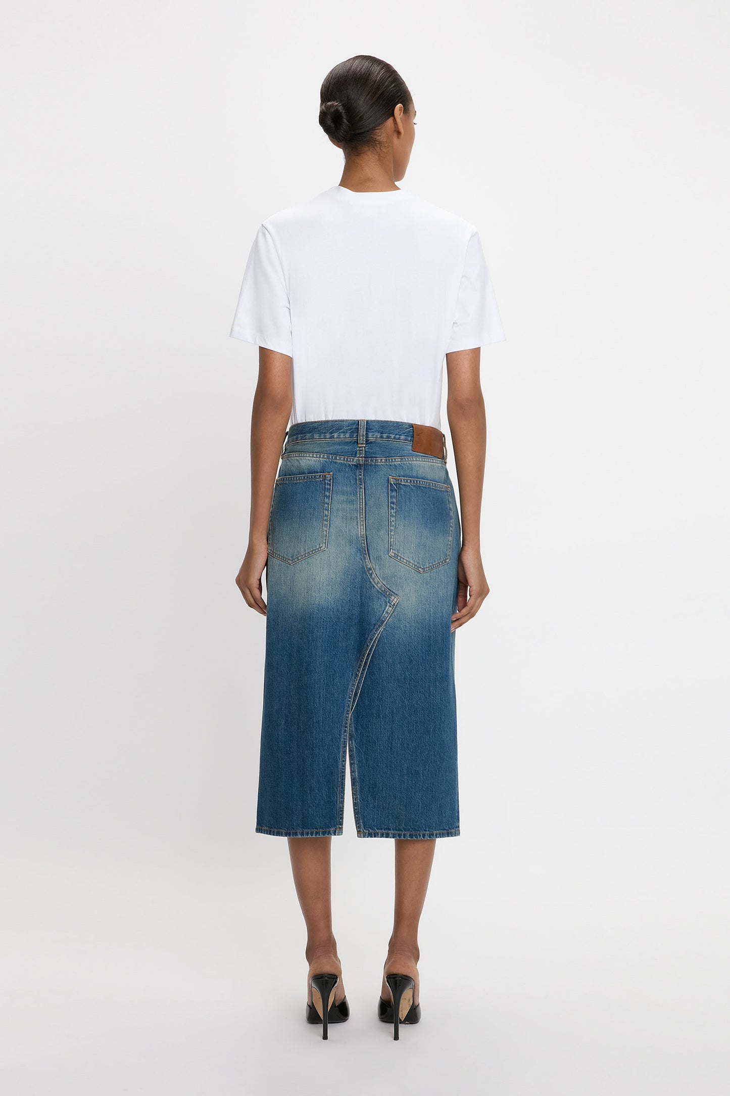 Kick Pocket Denim Skirt In Mid Blue