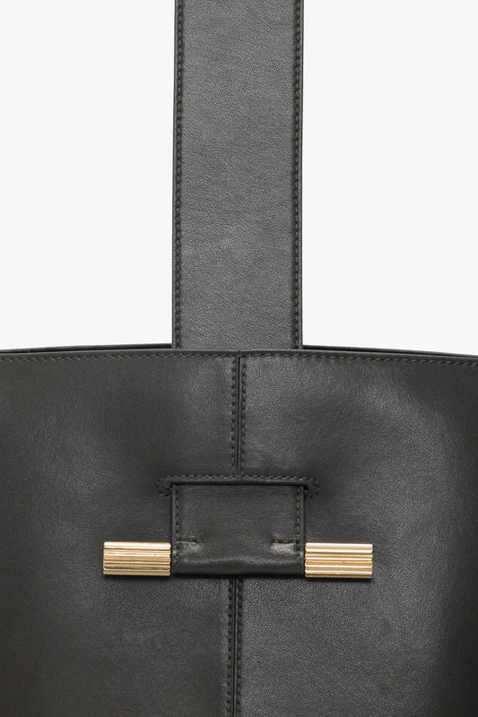 Dia Bucket Bag In Black Smooth Leather