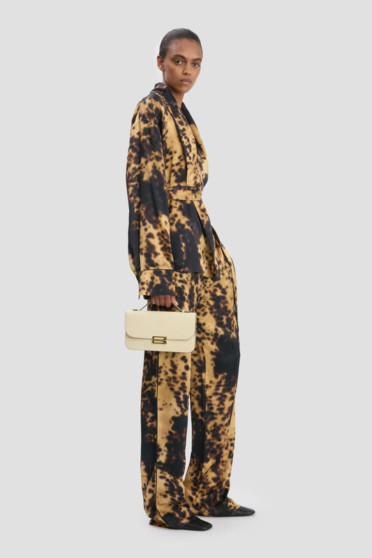 Dorian Pochette In Ivory Smooth Leather