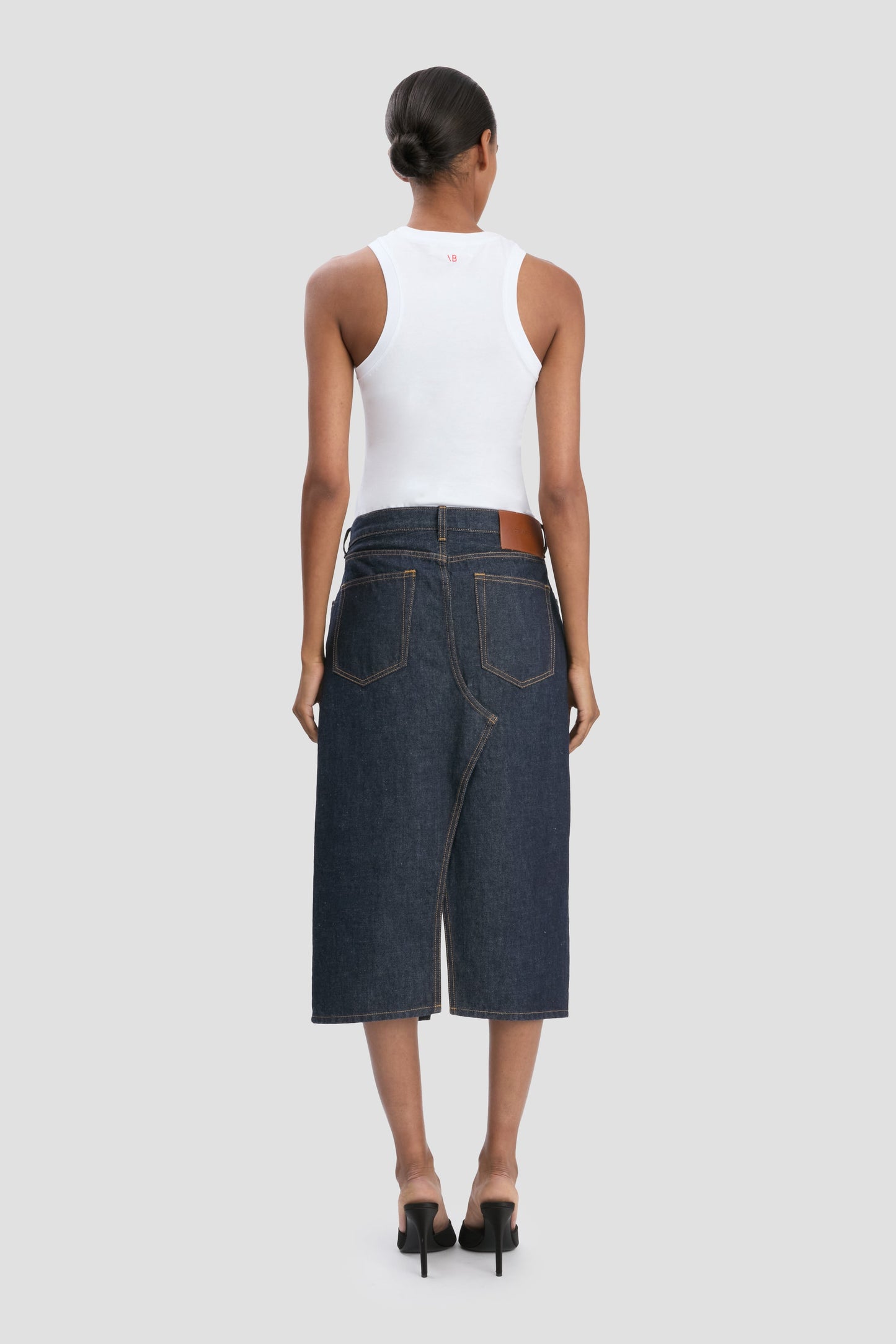 Kick Pocket Denim Skirt In Light Rinse