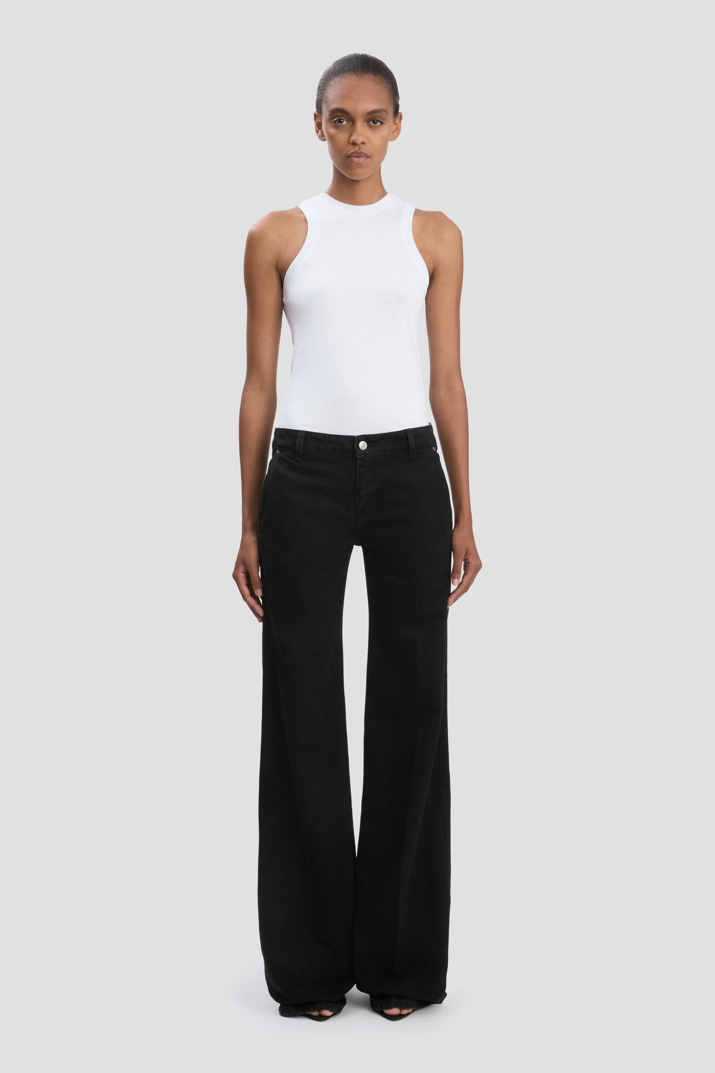 Gigi Low Waist Straight Leg Jean In Washed Black
