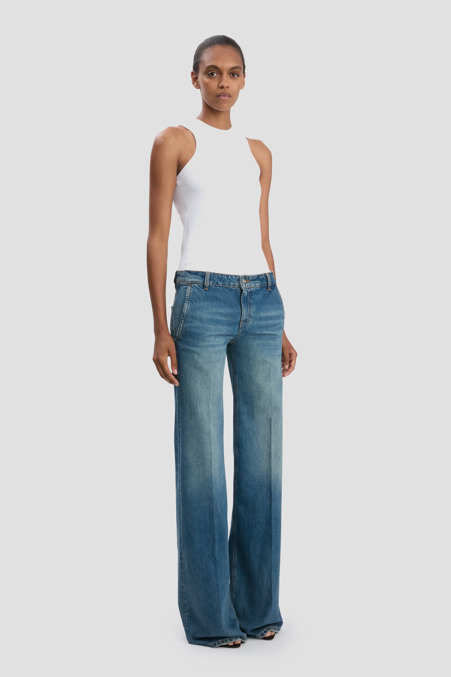 Gigi Low Waist Straight Leg Jean In Mid Blue