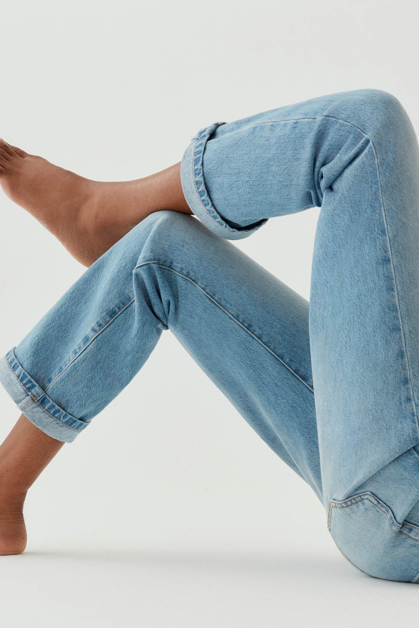 Victoria Relaxed Jean In Light Blue Wash